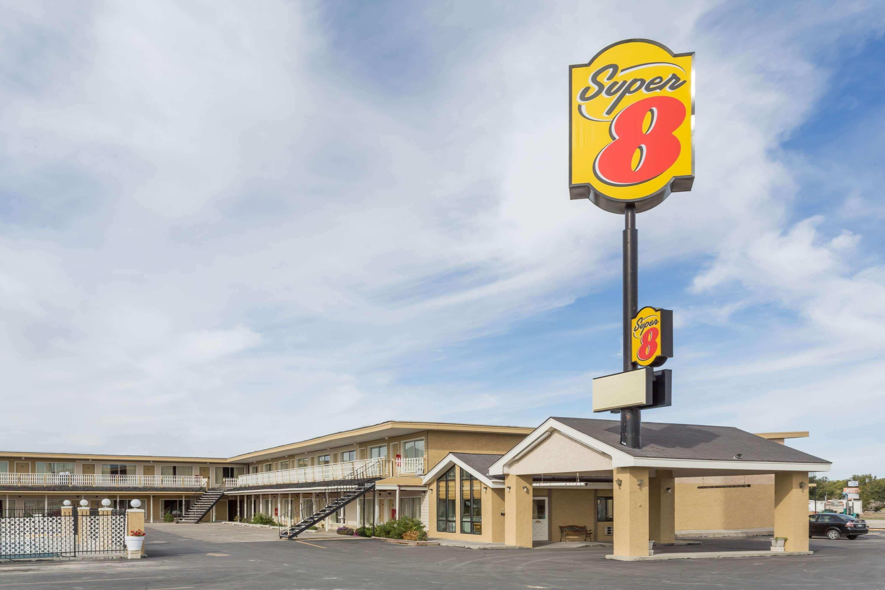 Super 8 By Wyndham Wells Hotel Exterior foto